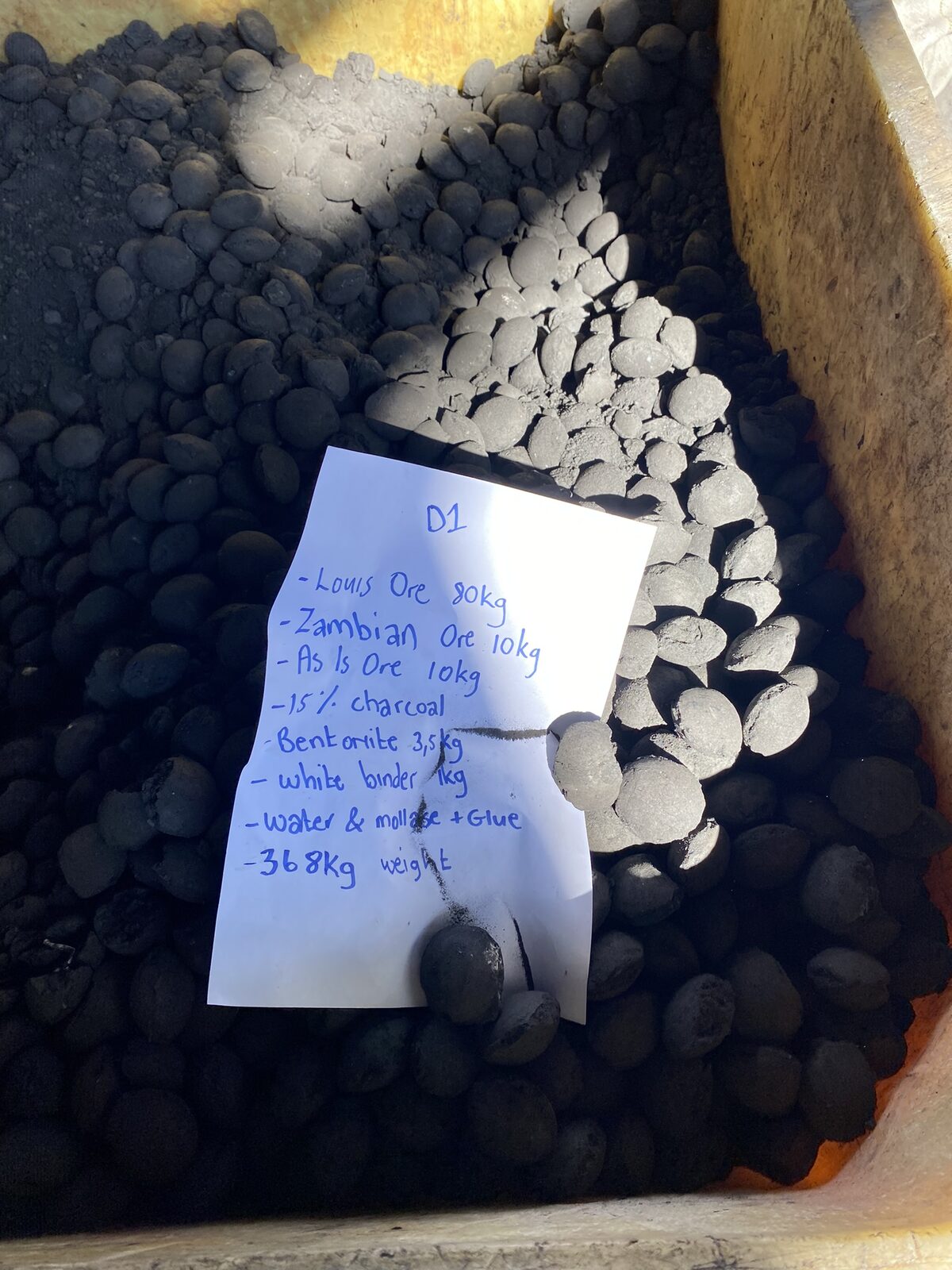 Batch of briquettes